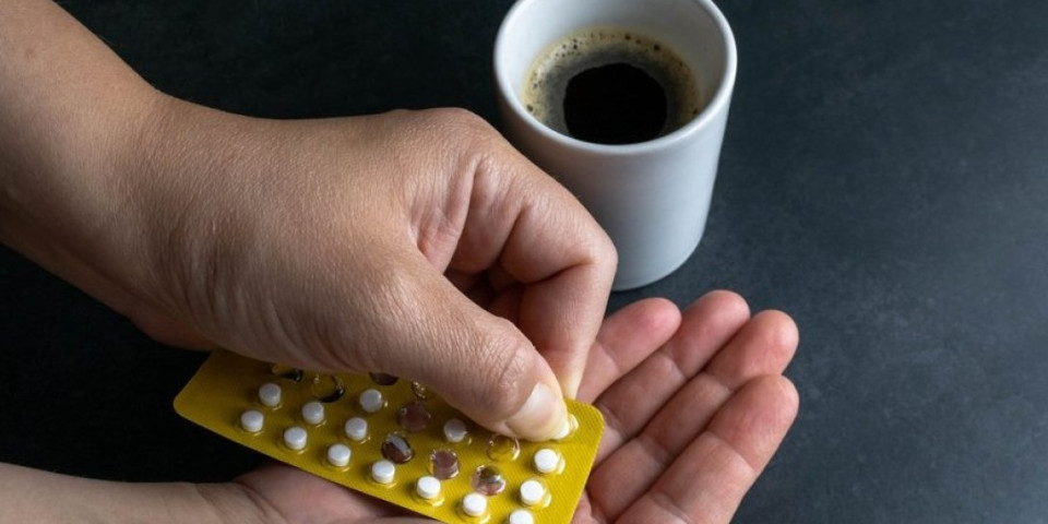 Pijete kafu sa lekovima? Opasna kombinacija za zdravlje i život - evo zašto