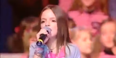 Prepoznajete li ovu devojčicu? Malo ko zna da je ćerka našeg pevača, talenat nasledila od oca