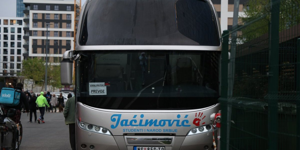 Jaćimović radi punom parom! Organizovan dolazak blokadera na skup ispred antisrpske "N1" (FOTO/VIDEO)