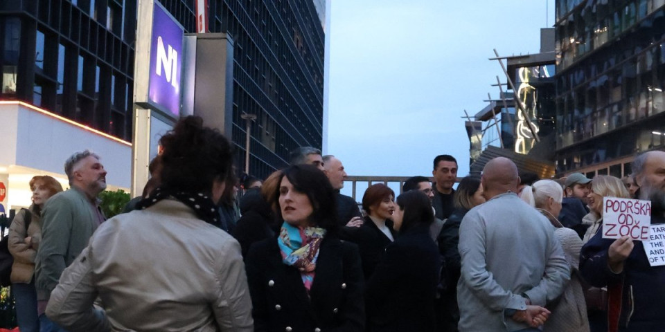 Pukli kao zvečka! Propao skup ispred "N1": Palo priznanje i od blokaderskog advokata (VIDEO)