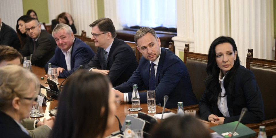 "Kakva posao, kakvi bakrači" Od SNS očekuju da im obezbedi kvorum: Sramota koju je opozicija pokazala je ogledalo njihovog rada