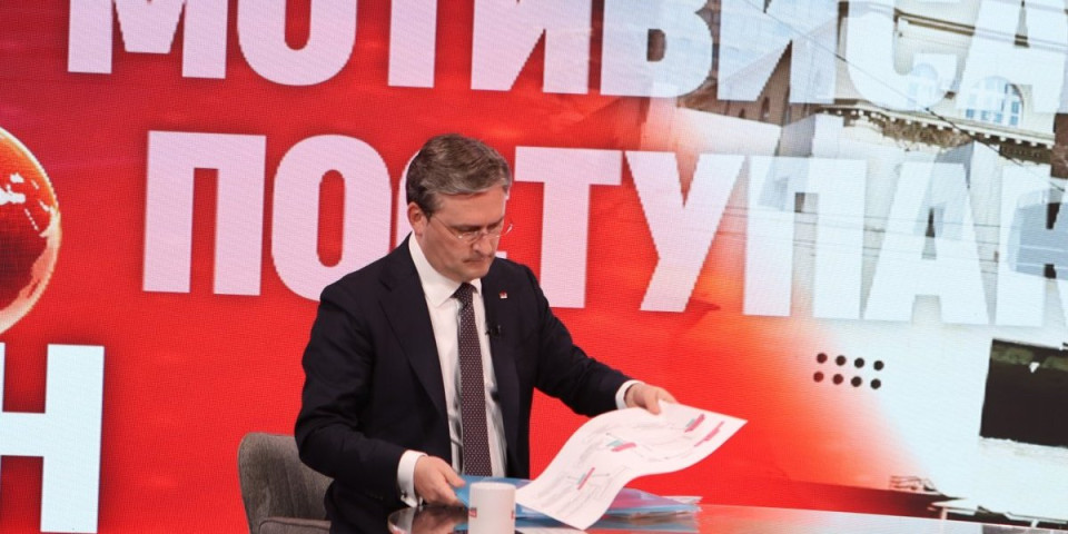 Opozicioni mediji više ne znaju ni gde biju: Promenili ploču po pitanju Selakovića - sad ga optužuju da je falsifikovao samog sebe?! (FOTO)