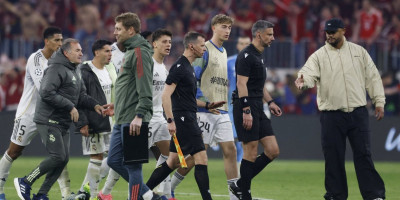 Igrači Reala besni na sudiju iz Slovenije: Opkolili ga posle meča, krive ga za poraz u Minhenu