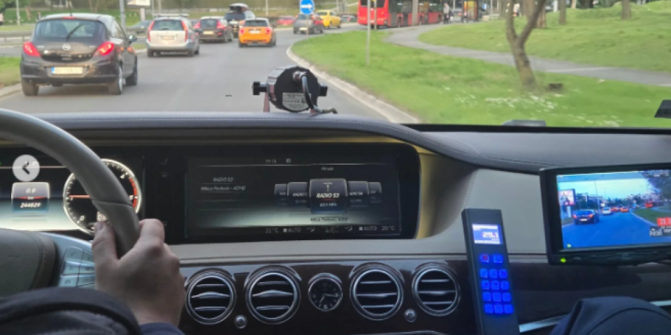 Filmska potera u Čačku: Vozač automobila bežao od policije