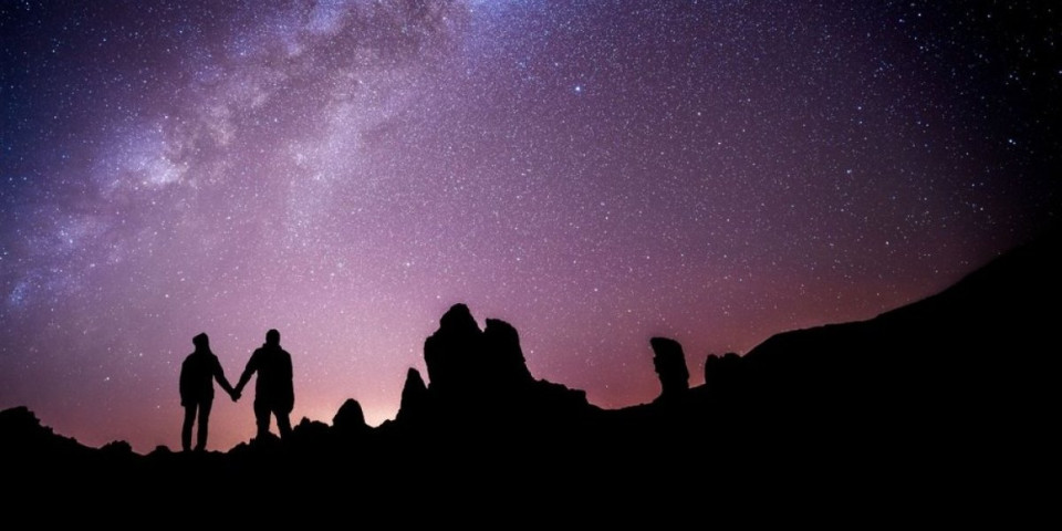 Ljubavni horoskop do 25. aprila: Vagama filmski susret, Vodolije se iznenada zaljubljuju