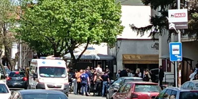 U saobraćajnoj nezgodi koja se dogodila oko 13.30 u centru Prokuplja, prema nezvaničnim informacijama povređene su dve osobe.