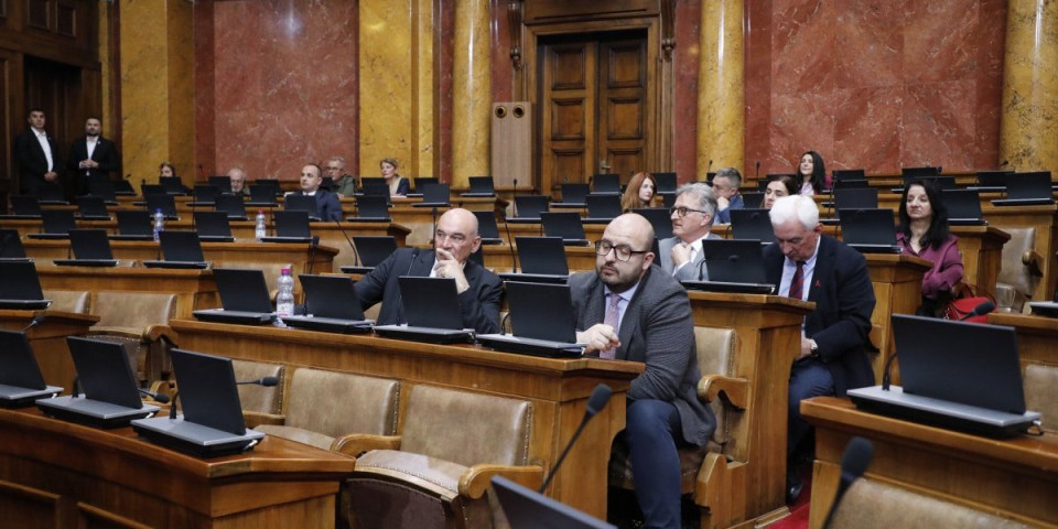 Kakva neodgovornost: Opozicija predložila tačke dnevnog reda, pa bojkotovala sopstveno glasanje