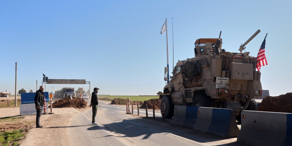 Američka vojska se povukla! Pogledajte odlazak poslednjeg konvoja! (VIDEO)