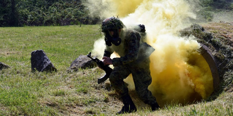 Oni su ponos Srbije! Niti grmi niti seva već mladi vojnici kao da su na bojištu bitku vode