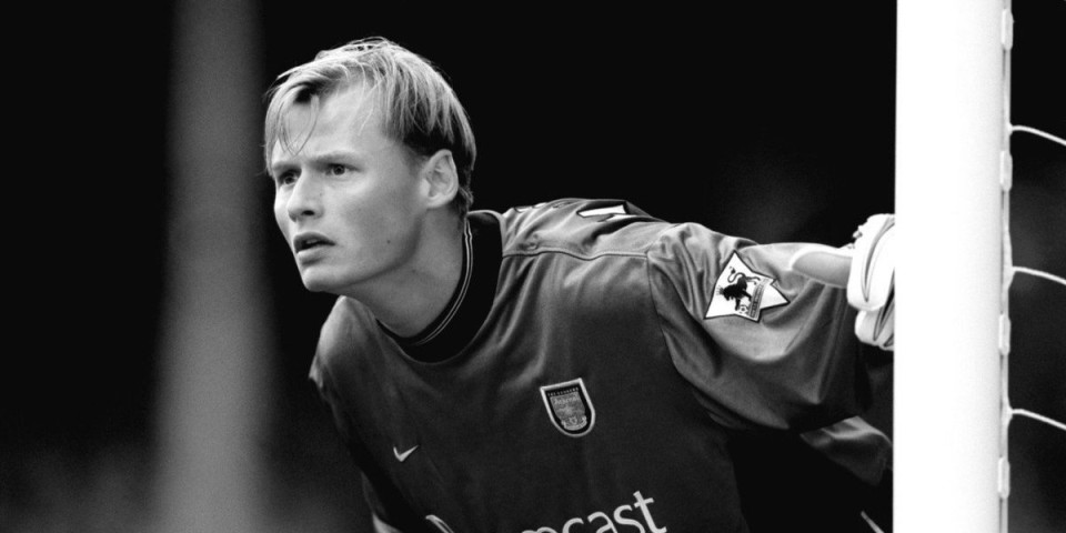 Stravična nesreća! Čuveni golman poginuo zbog neobeleženog pružnog prelaza