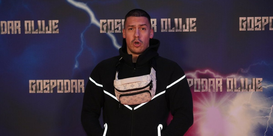 (VIDEO) Čuveni MMA borac udario Baku Praseta! Influenser pao i krenuo da jauče