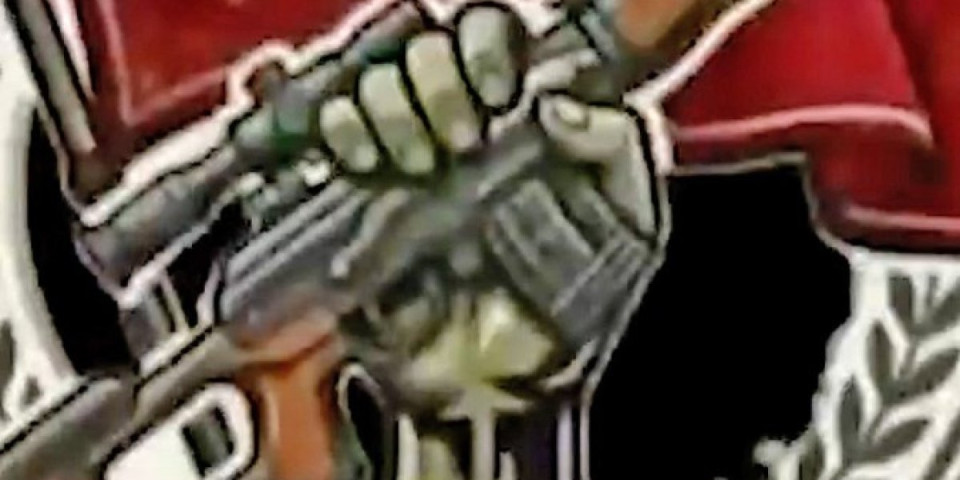 Opsadno stanje u Londonu: Policija u gas maskama češlja park zbog pretnje dronovima (FOTO/VIDEO)