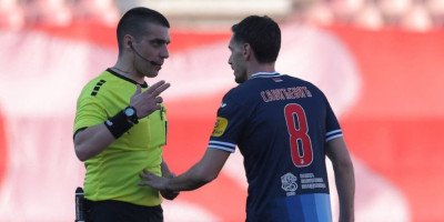 Biće polemike zbog crvenog kartona: Da li je Tanjga prestrogo isključen? (VIDEO)