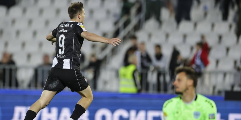 Šta uradi to, Popoviću?! Kostić kaznio kardinalnu grešku golmana Železničara (VIDEO)