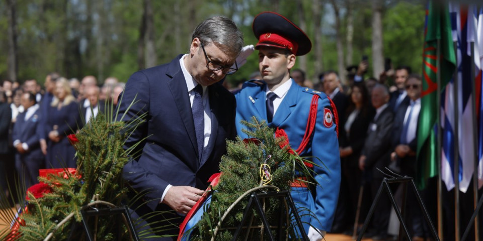Vučić u Donju Gradini: Srbija odaje počast žrtvama Jasenovca (VIDEO)