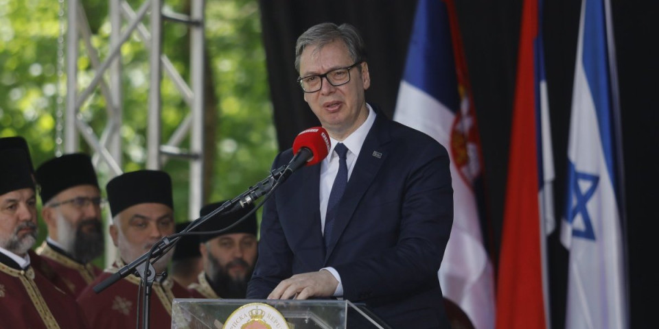 Boriću se dokle mogu za svoj rod: Centralna Vučićeva poruka sa odavanja počasti žrtvama Jasenovca (VIDEO)