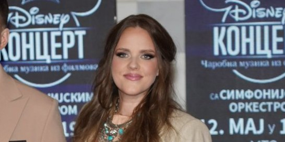 Porodila se Lejla Hot: Pevačica na svet donela drugo dete (FOTO)