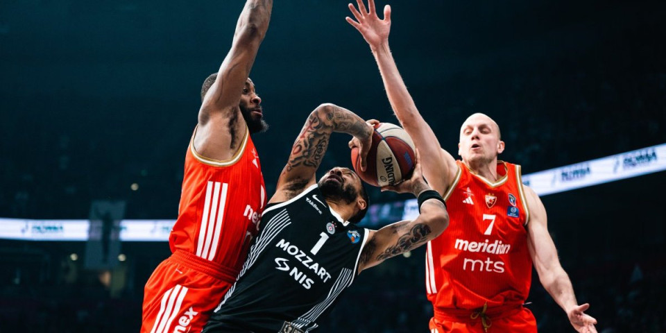 Neočekivani gost: NFL zvezda teška 100 miliona dolara gledala večiti derbi (VIDEO)