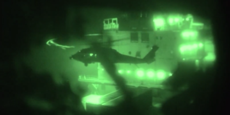 SAD objavile šok snimak upada na iranski taker! Ovako su zauzeli grdosiju veliku kao nosač aviona (VIDEO)