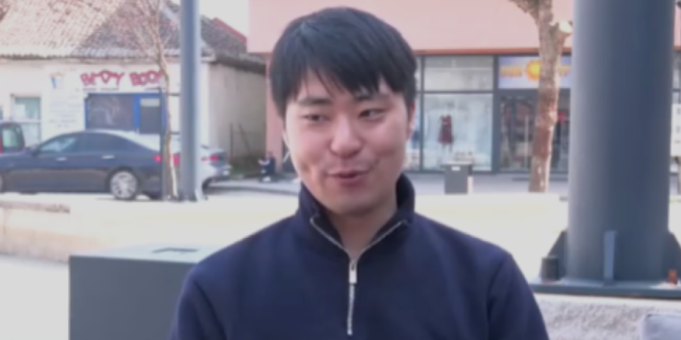 Iz Tokija u Ćićevac: Japanac prešao pola sveta da pomaže našoj deci i postao lokalna zvezda