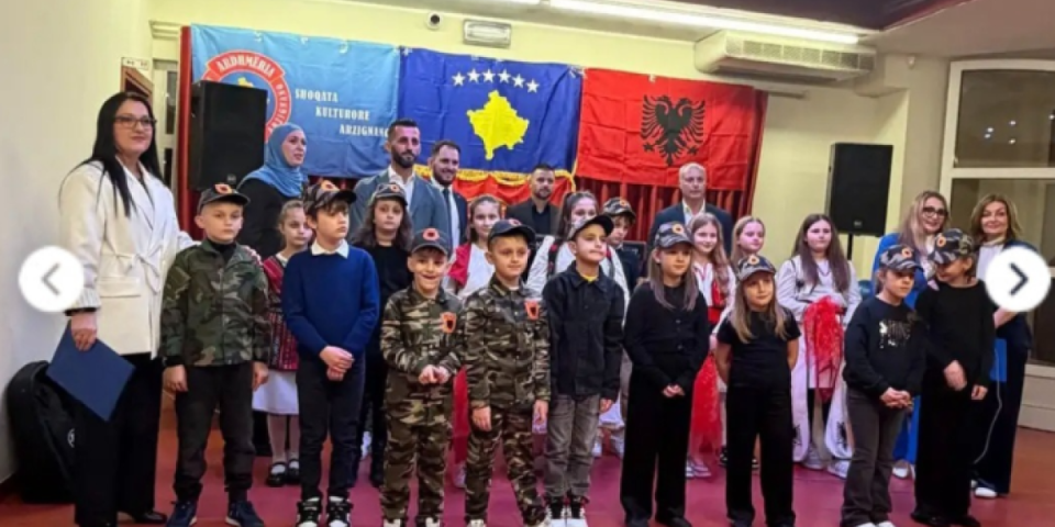 Jezive scene! Militarizacija u srcu Italije: Albanska deca paradiraju u uniformama OVK
