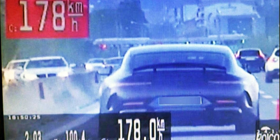 Oduzeli mu "mercedes", preti mu zatvor! Policija ga presrela nasred puta (FOTO)