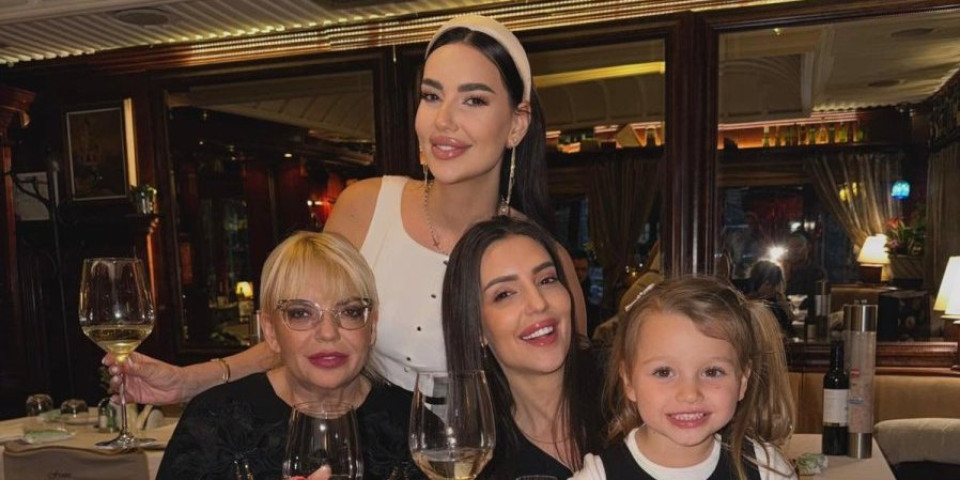 Slavlje u porodici Kaće Grujić: Veliki jubilej, na tanjiru ispisana emotivna poruka (FOTO)
