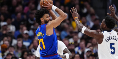 Auuu, šta bi ovo? Jokićev saigrač pogodio sa više od pola terena (VIDEO)