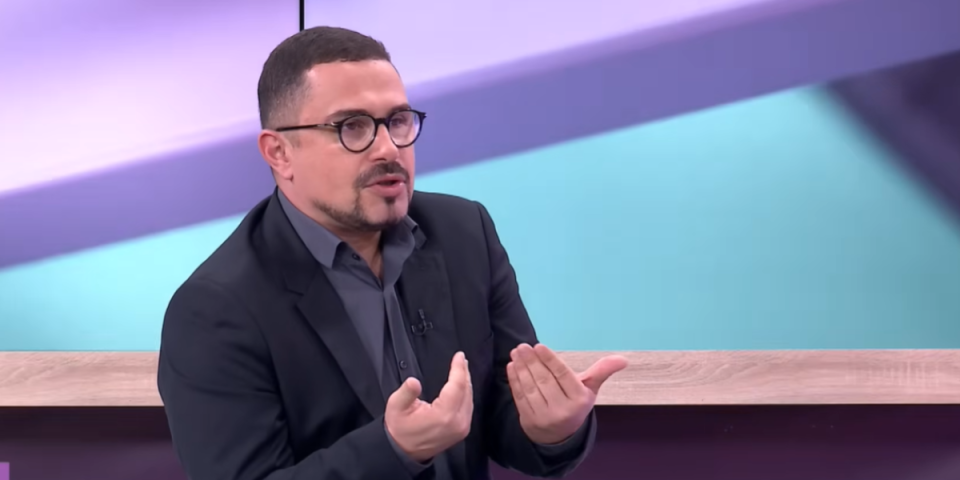 Veljković udario na celu Srbiju - sramna kampanja: Ruske sluge ostaju bez novca - narod zgrožen