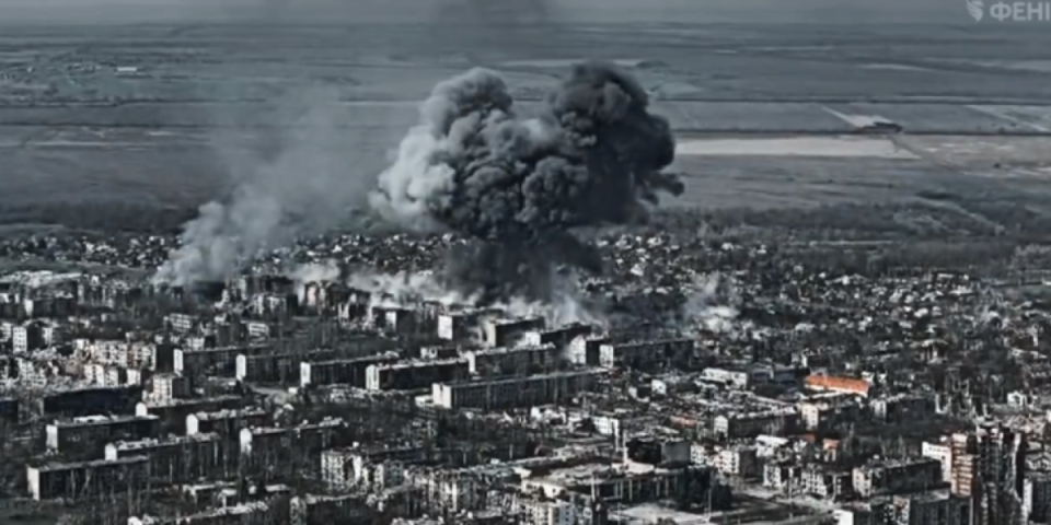 (VIDEO) Horor snimak! Putin bacio nasred grada ono najgore: Scene monstruoznog razaranja užasnule svet