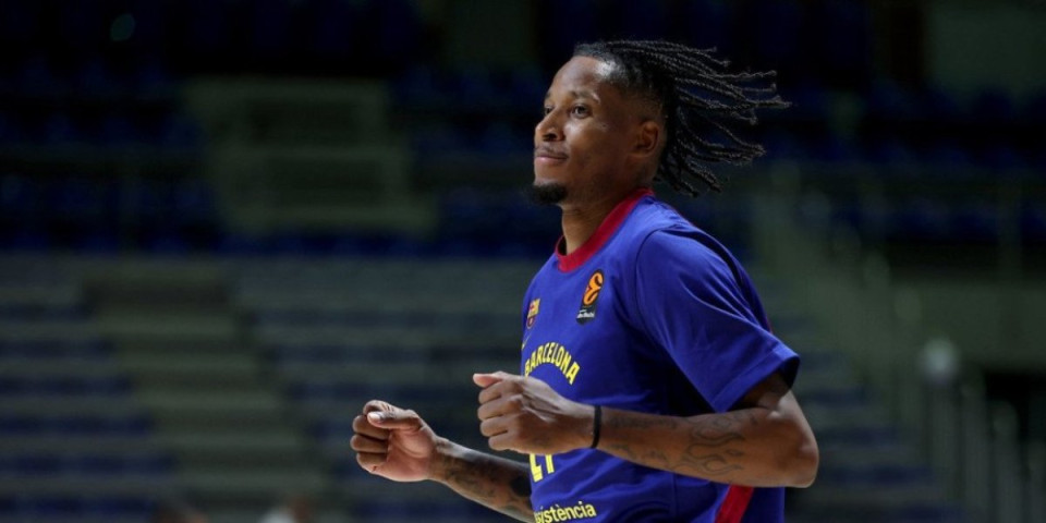 Neverovatni Vil Klajburn! Amerikanac trojkama zatrpao koš Zvezde za četvrtinu (VIDEO)