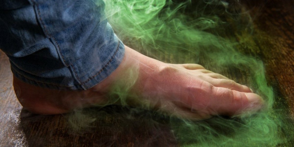 Stopala vam strašno smrde? Čarape i patike nisu samo problem - ovo su uzroci