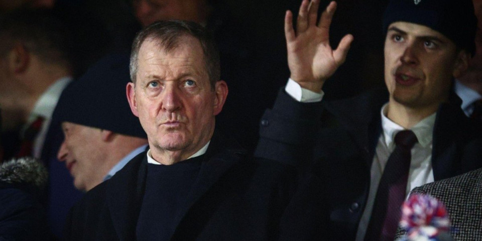 Svetski fenomen i čovek koji je promenio medije: Ko je Alister Kembel - novinar koji najavljuje veliki intervju sa Vučićem