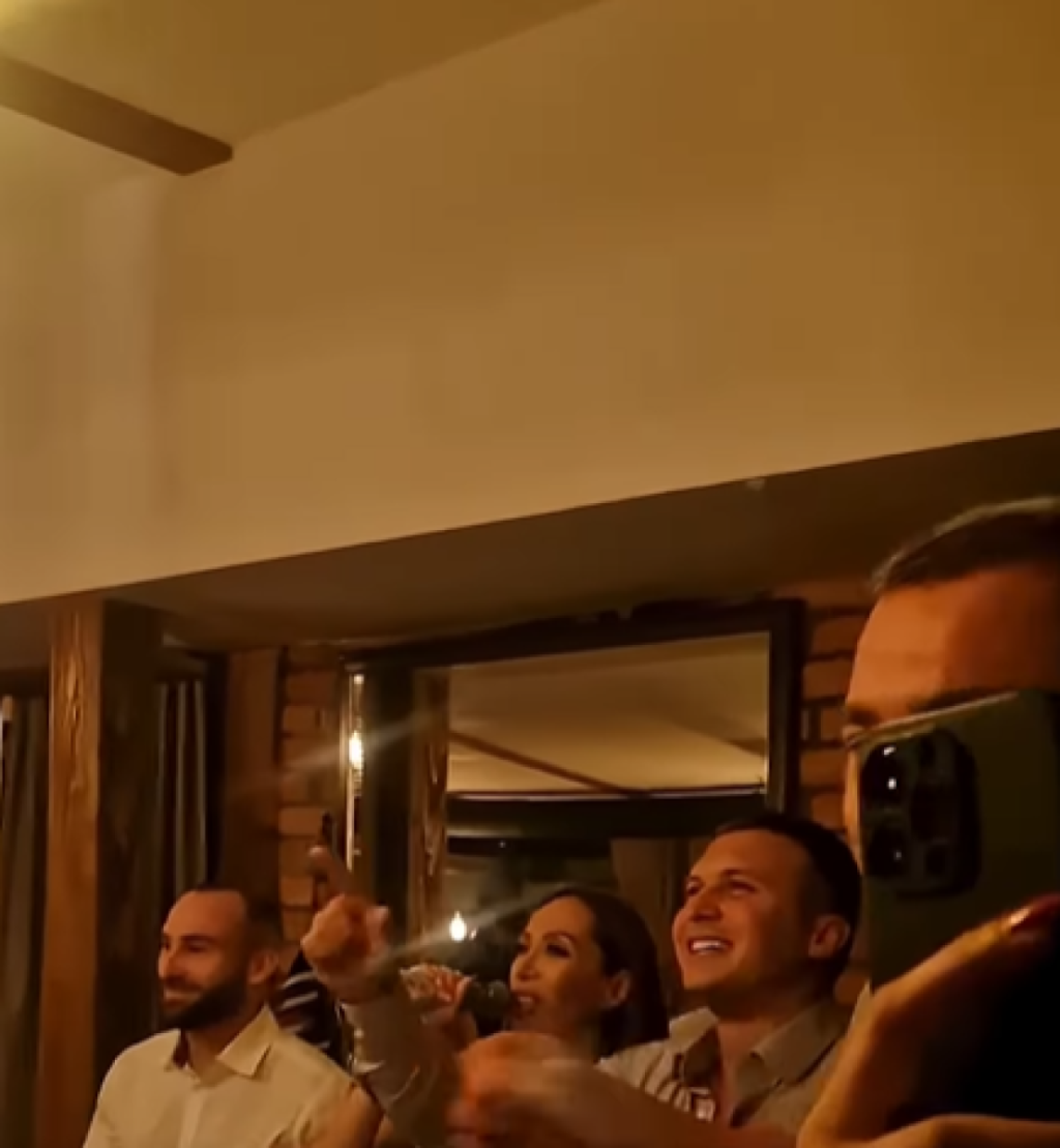 Stefan Karić nakon presude lumpuje na slavlju - Sa njim i legendarni košarkaš (VIDEO)