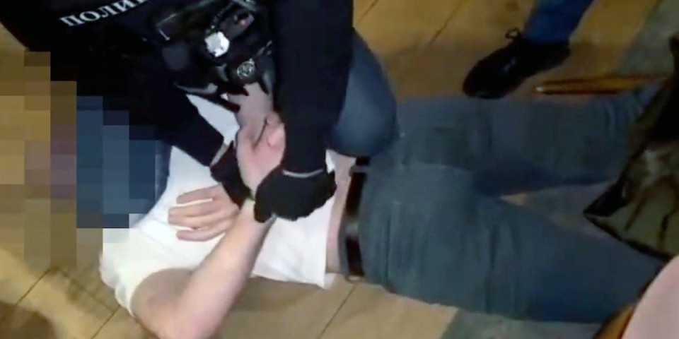 Evo ko je uhapšeni član kriminalne grupe: Otkriveni detalji hapšenja državljanina Crne Gore u Srbiji (FOTO/VIDEO)