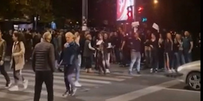 Šaka jada blokadera divlja po Zemunu! Kreteni maltretiraju narod (VIDEO)