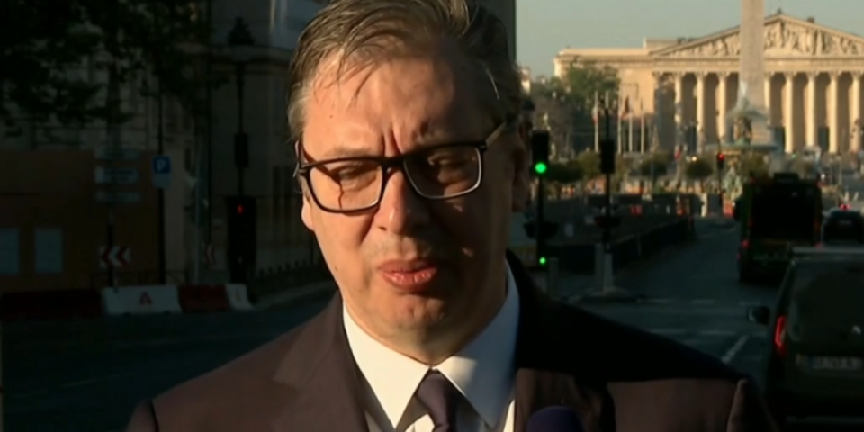 Vučićeva prva poruka iz Pariza: Teško je prognozirati u svetu u kome pravila više nema