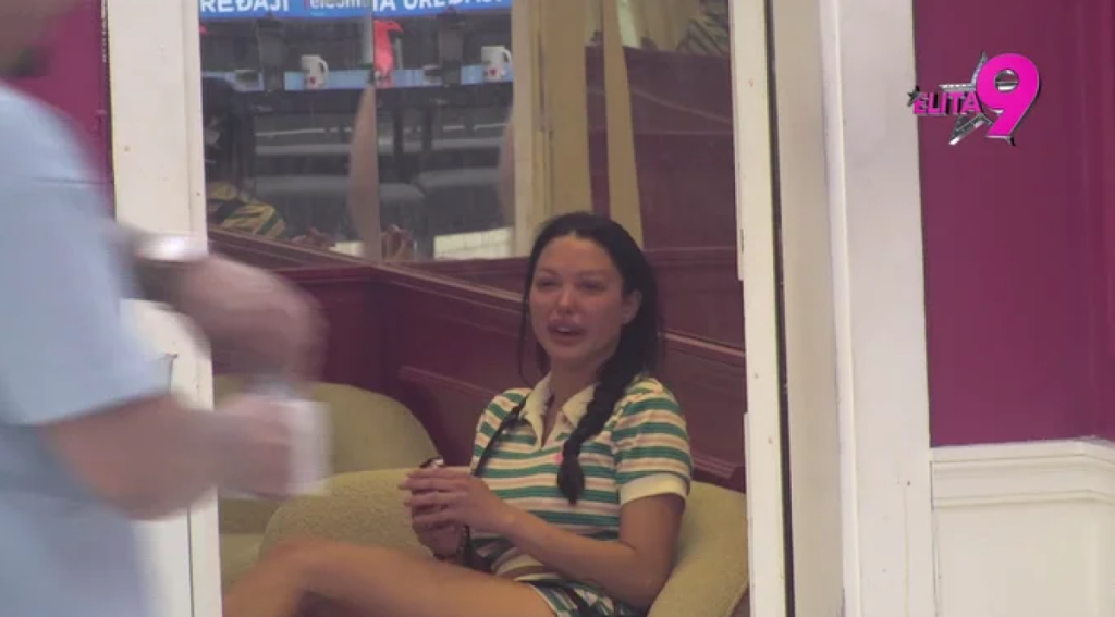 "Porodica me se odrekla zbog tebe": Maja Marinković jeca, ušla s Asminom u žestok sukob