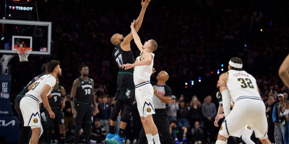 Jokić poludeo: Srbin u klinču s Mekdenijelsom posle ponižavanja Denvera (VIDEO)