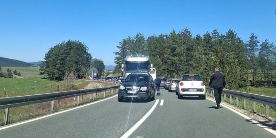 Sudar na Zlatiboru: Magistralni put ka Novoj Varoši u kolapsu (FOTO)