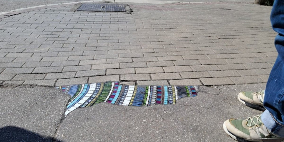 Ovakvu popravku niko nije očekivao: Čačani u čudu, umesto rupe na šetalištu osvanulo je ovo (FOTO)