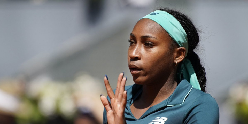 Jezive scene u Madridu - Koko Gof povraćala na terenu usred meča (VIDEO/FOTO)