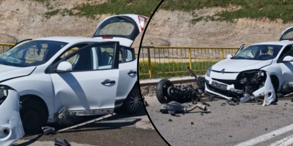 Prešao u suprotnu traku i zakucao se u automobil: Jezive slike sa mesta nesreće kod Novog Pazara (FOTO)