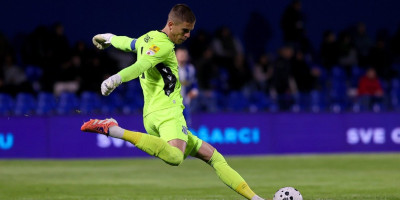 Popović spasio OFK Beograd: Radnik propustio priliku da šokira 