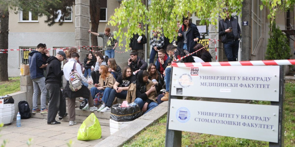 Narod postavio ključno pitanje: Ko finansira blokadersku kampanju? Da nije Žaklinin deda?