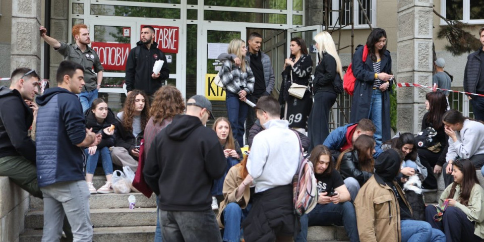 Sramota! Ovo je odgovor predstavnika "blokadera" na pitanja vezana za Srbiju (VIDEO)