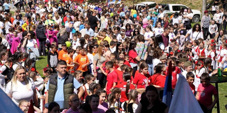 Da pukne srce: Suze i smeh za omiljenog profesora Acu (VIDEO)