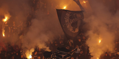 Navijači Partizana napravili haos na „Marakani“: Stolice letele na sve strane (FOTO)