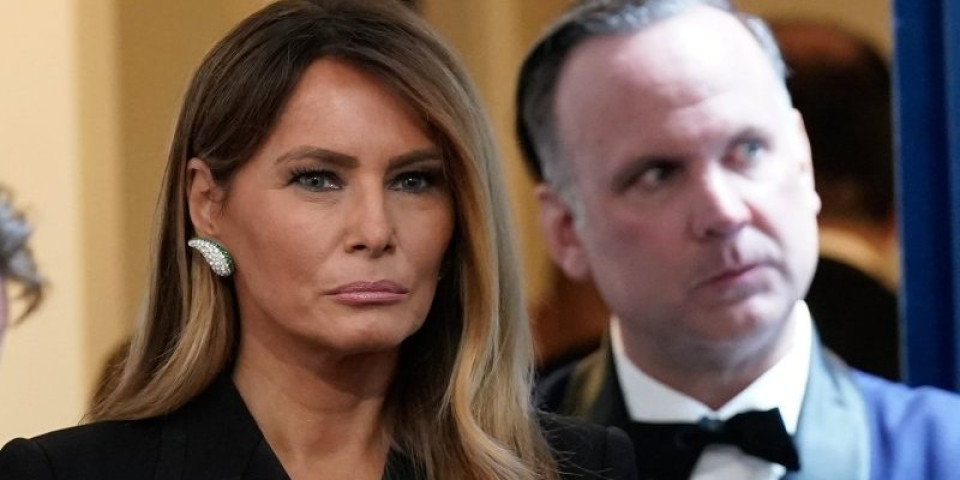 Misterija oko Melanije Tramp: Pojavila se na na balkonu, ali mnogi tvrde da to nije prava prva dama
