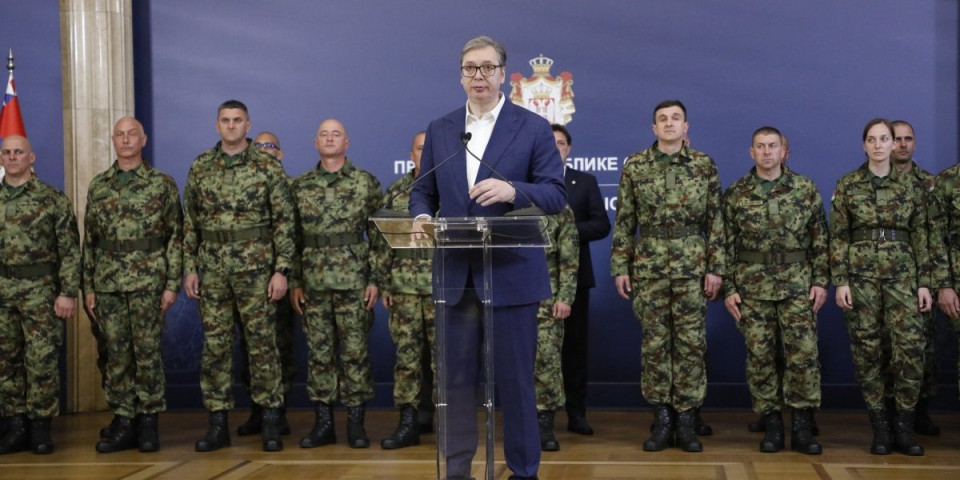 Vučić prima pripadnike Vojske Srbije (VIDEO)